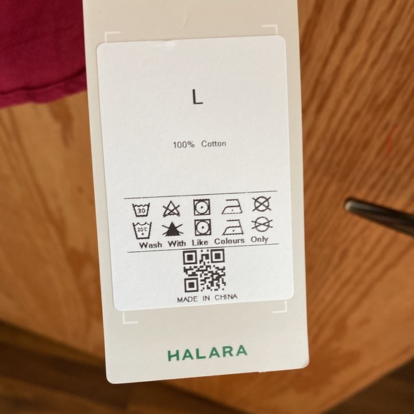 HALARA DRESS - NWT - Picture 2 of 5